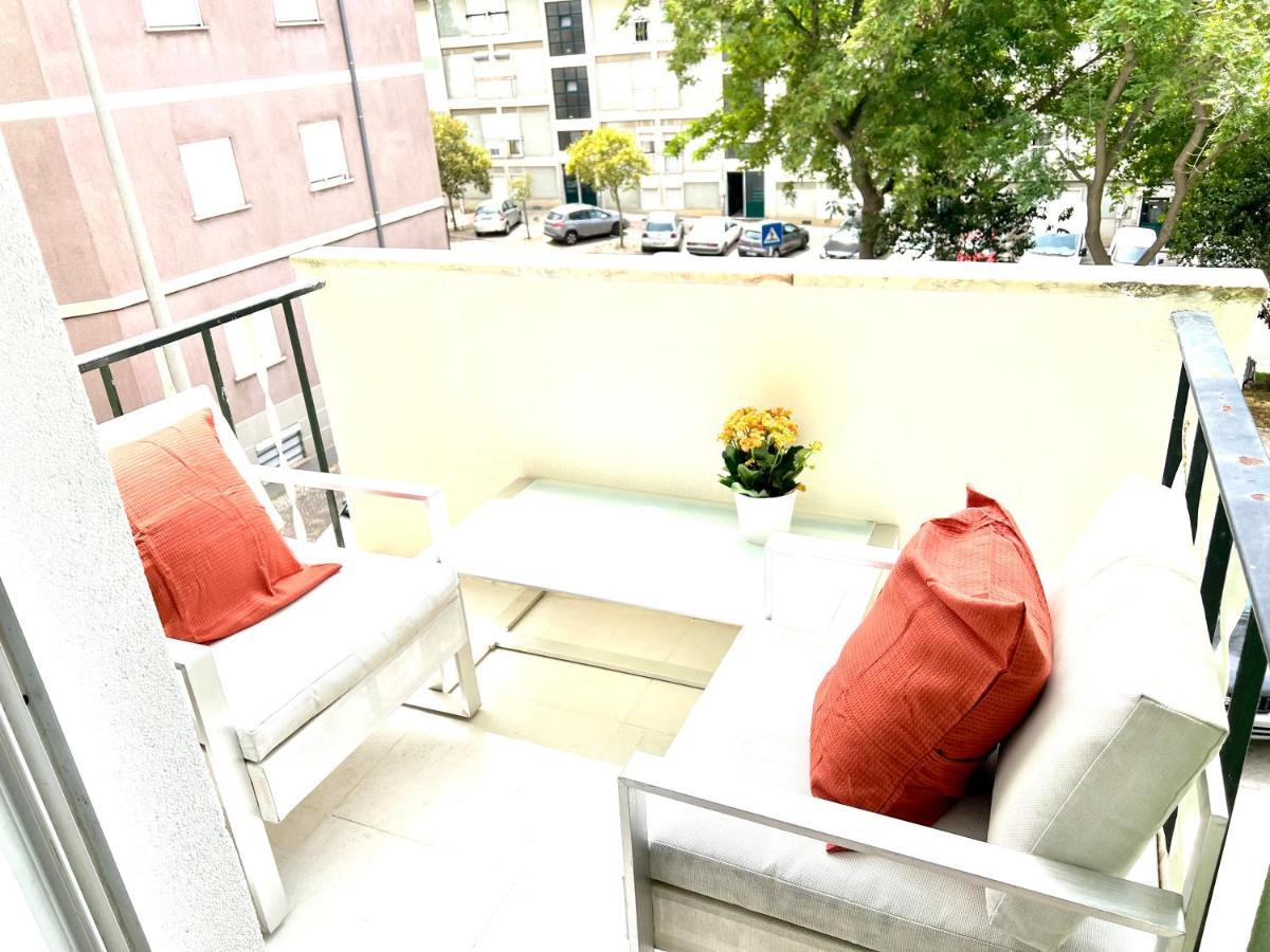 Almada Big Flat Next To Lisbon And Caparica Beach Luaran gambar
