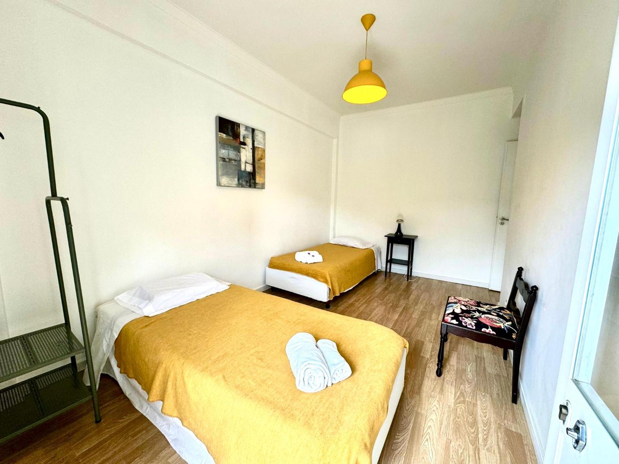 Almada Big Flat Next To Lisbon And Caparica Beach Luaran gambar